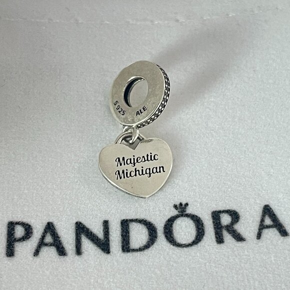 MAJESTIC MICHIGAN SILVER PANDORA HEART DANGLE CHARM - Picture 2 of 4